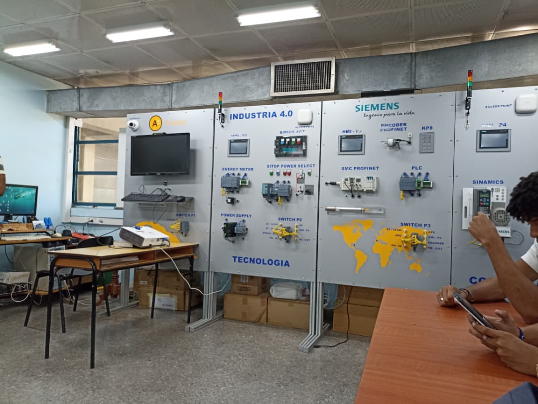 Panel Siemens en entorno de pruebas